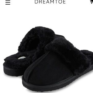 Dream Toe Women’s Vegan Leather, Plush Microsuede Slippers with Faux Fur Lining